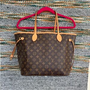 Authentic Louis Vuitton Neverfull MM with Pink Lining (pre-owned)